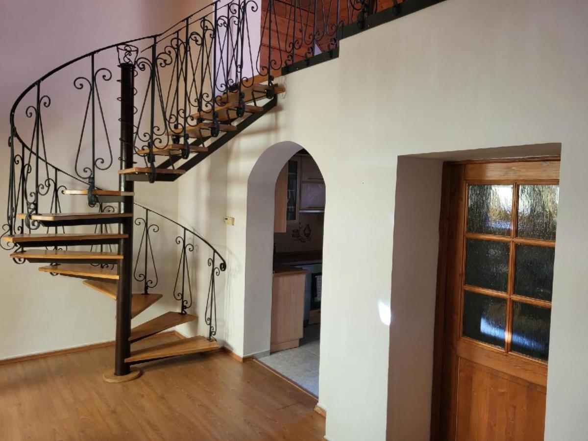 Sunflower Prague Apartments And Suites ภายนอก รูปภาพ