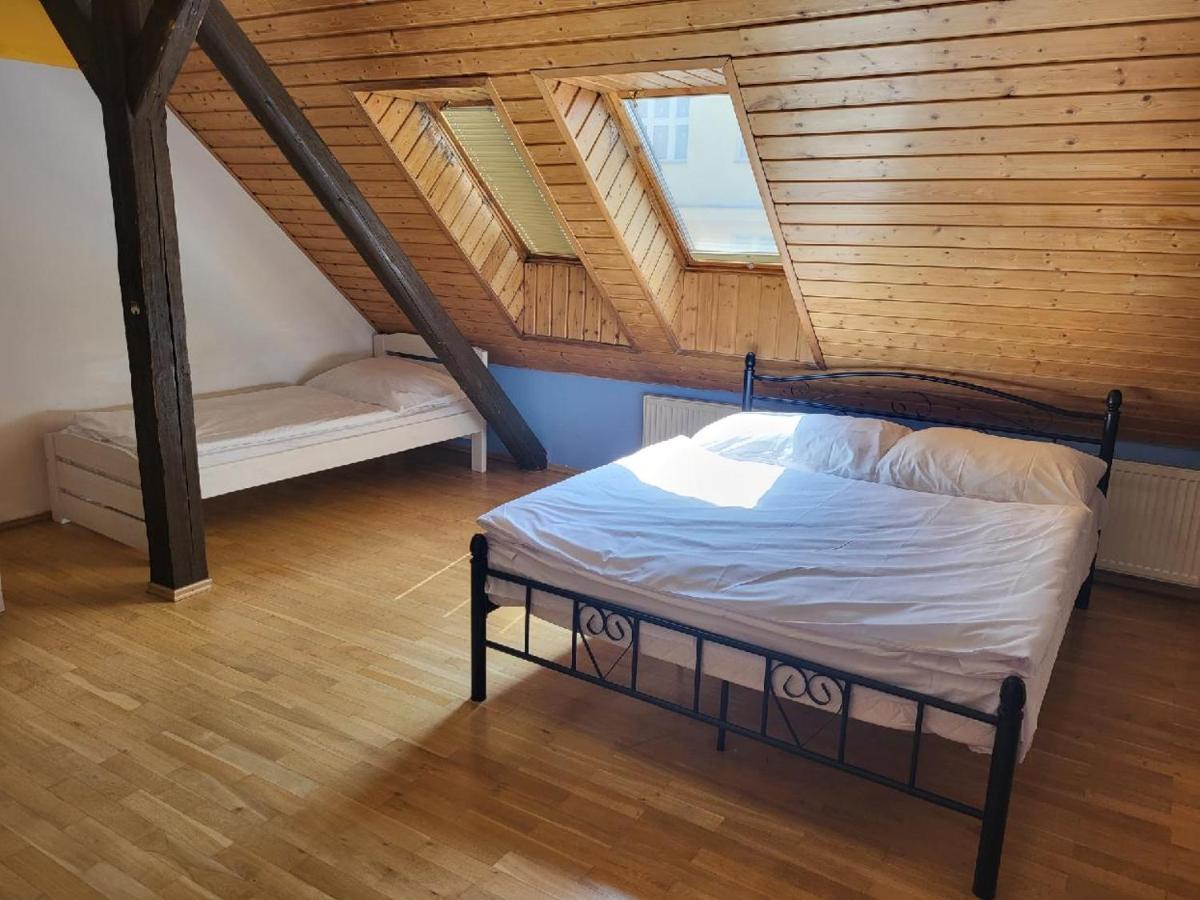 Sunflower Prague Apartments And Suites ภายนอก รูปภาพ
