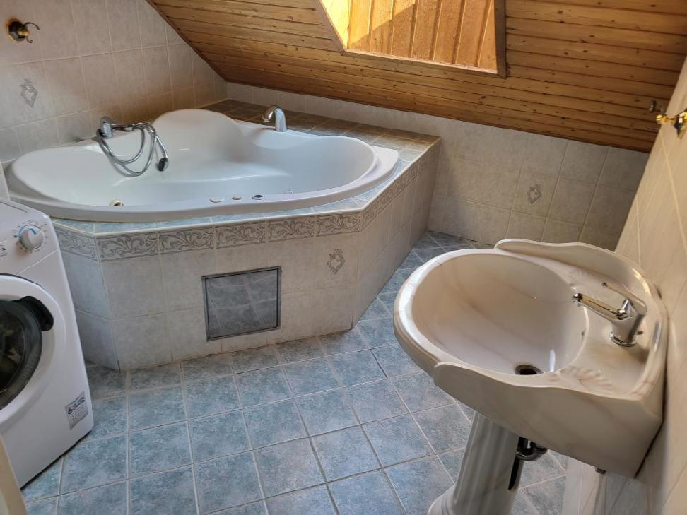 Sunflower Prague Apartments And Suites ภายนอก รูปภาพ